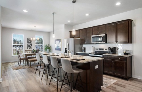 Chester House | Cozy Retreat for Extended Stays with Pet-Friendly Amenities