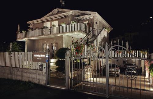 Gardola Apartment | Cozy Oceanfront Retreat - Guest Rated 9.7/10