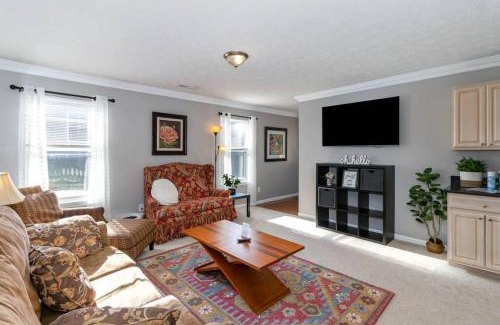 Monroe House | Serene Retreat Near Interstate - Family & Pet Friendly