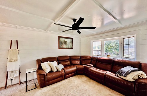 Port Byron House | Serene Retreat for Families and Pets to Unwind