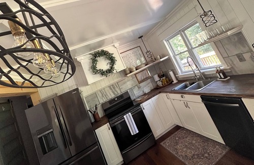 Port Byron House | Serene Retreat for Families and Pets to Unwind