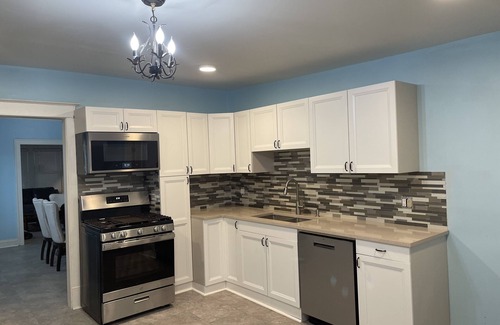 Morgan Park House | Relaxing hot and beautiful 4 bed, 2 baths in peaceful area