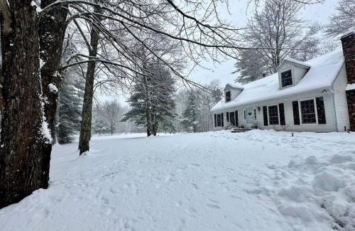 Stone Ridge House | Relaxing Hudson Valley Getaway- 4BR Sauna 15 acres