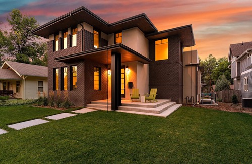 Old Town West House | Relaxing Oasis with Private Rooftop & Spa Amenities