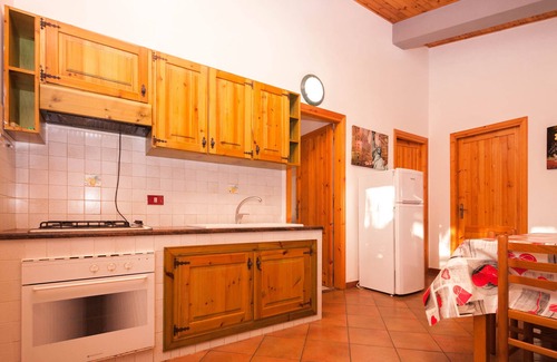 Piana Calzata Villa | Cozy Villa Steps from the Beach with Ocean View & Kitchen