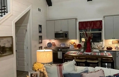 Cedar Bluff House | Relaxing Lake Retreat | Sleeps 9 | Boat Slip + Waterfront Access | Weiss Lake