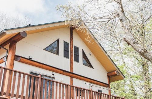 Futo House | Cozy Log Cabin IZU HOUSE - Highly Rated Family Getaway