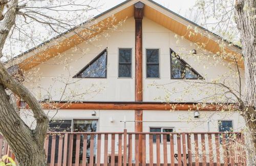 Futo House | Cozy Log Cabin IZU HOUSE - Highly Rated Family Getaway