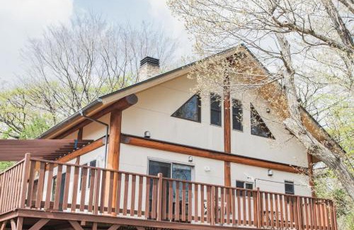 Futo House | Cozy Log Cabin IZU HOUSE - Highly Rated Family Getaway
