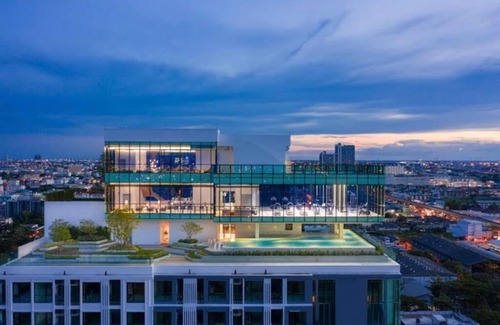 Bang Na Apartment | Tranquil Bangkok Studio Room with Pool & BTS Access