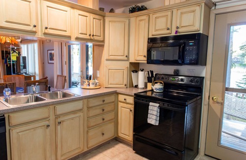 Old Forge House | Waterfront Villa with Spa & Ocean View Near Vibrant Town