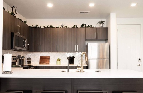 Draper Apartment | Relaxing Stay with King Beds, Pool & Fitness Center