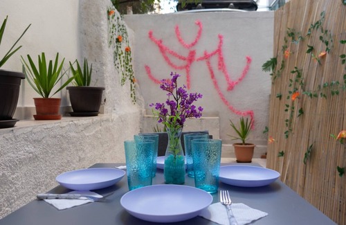 Kallithea Apartment | Inviting Moon Haven: Stay Near Acropolis & Stavros Niarchos