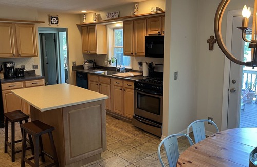 Arcadia Cottage | Relaxing Morse Lake Waterfront Cottage in Cicero!
