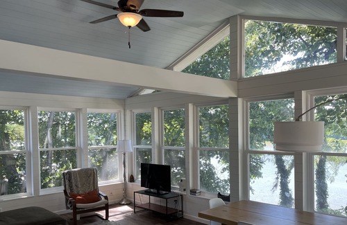 Arcadia Cottage | Relaxing Morse Lake Waterfront Cottage in Cicero!