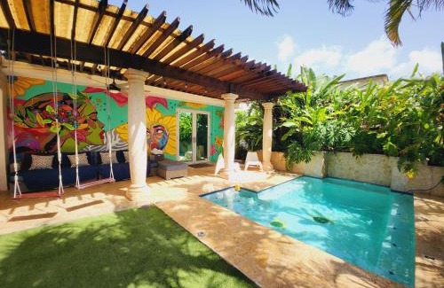 Puerto Nuevo House | Relaxing Oasis with Pool & Cabana - 4-Star Family Retreat