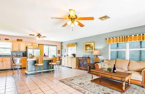 Breezeswept Beach Estates House | Peaceful Ocean Escape at Ramrod Summerland Key