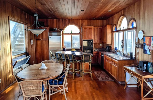Davis Park House | Idyllic Oceanfront Retreat with Private Beach Access & Hot Tub