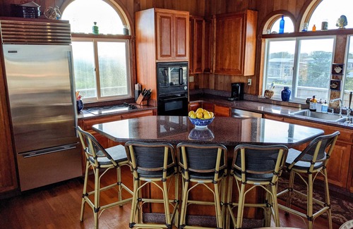 Davis Park House | Idyllic Oceanfront Retreat with Private Beach Access & Hot Tub