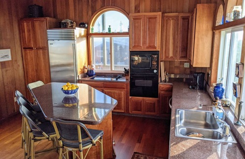 Davis Park House | Idyllic Oceanfront Retreat with Private Beach Access & Hot Tub