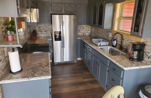 Fountain Run Cabin | Experience Relaxation with Lake Views and Spa Amenities