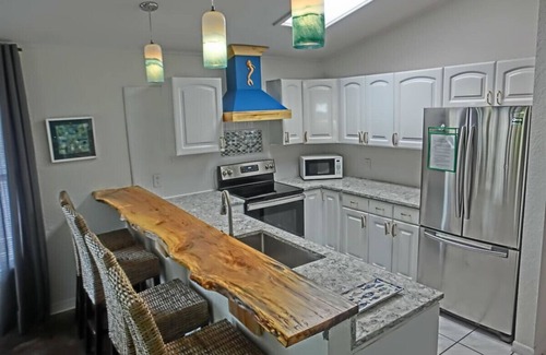 Spring Hill House | Tranquil Overlook Retreat | Family Friendly with Ocean View