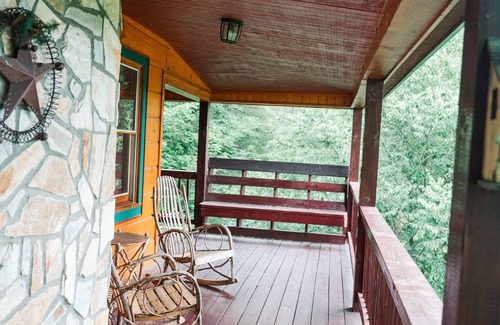 Piney Creek Cabin | Idyllic Cabin Retreat with Family-Friendly Amenities