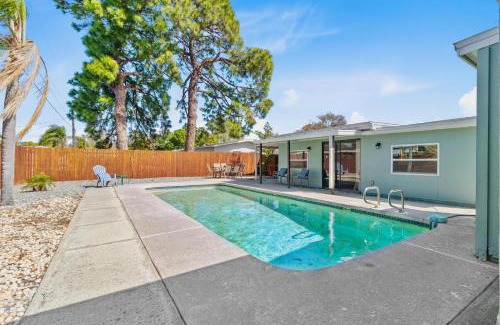 Plaza Terrace Villa | Family-Friendly Pool Home Near Tampa Zoo and Busch Gardens