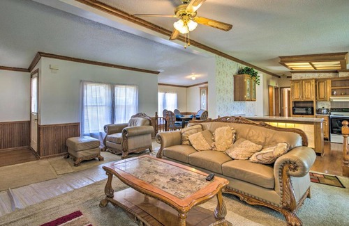 McCondy House | Cozy Prairie Home Retreat, Just 29 Mi to Starkville!