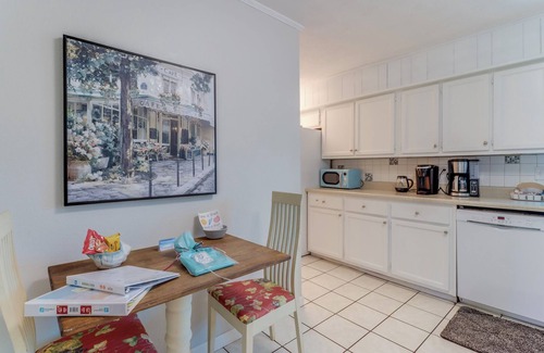 Long Beach House | Idyllic Beachside Retreat with Pet-Friendly Amenities
