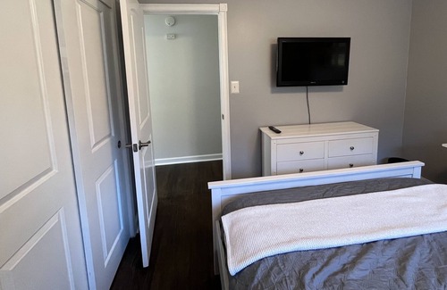 San Pablo House | Cozy Renovated Family Home with Spa and Pet-Friendly Amenities