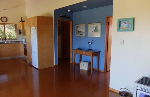 Matarangi House | Top-Rated Relaxing Reserve Retreat with Oceanfront Pool