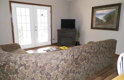 Cosby Apartment | Inviting Resort Condos at the Smoky Mountains' Foothills