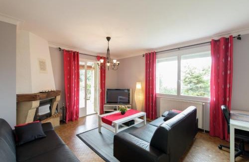 Bathernay House | Modern Vacation Home with Private Garden & Family Friendly