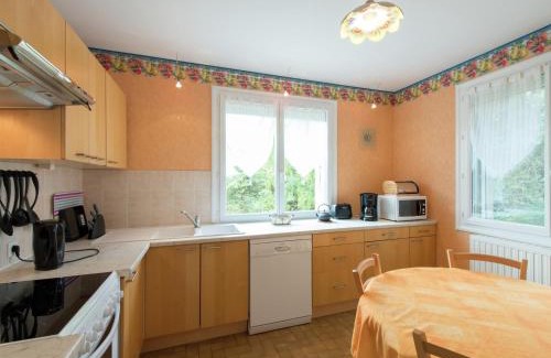 Bathernay House | Modern Vacation Home with Private Garden & Family Friendly