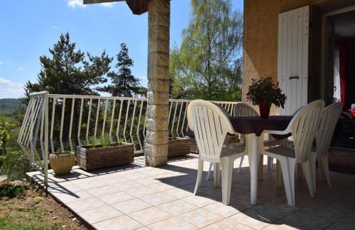 Bathernay House | Modern Vacation Home with Private Garden & Family Friendly