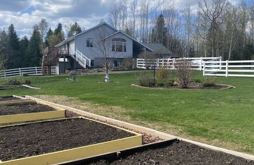 Duluth House | Tranquil Woods Retreat: Pet-Friendly Stay with Pool & Breakfast