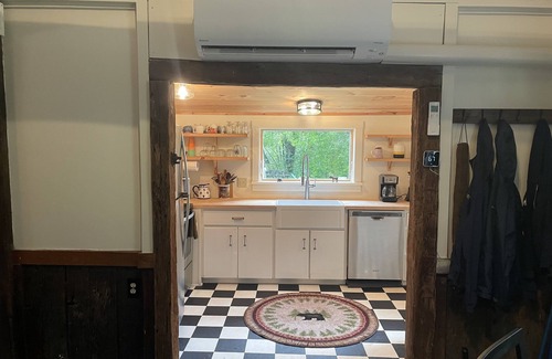 Sandisfield Cabin | Tranquil Berkshires Retreat for Outdoor Lovers & Families