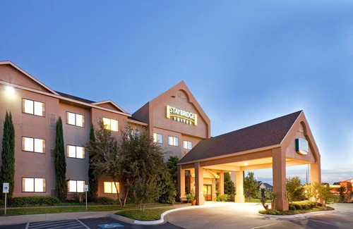 San Angelo Condo | Inviting Retreat with Pool Near Angelo State University