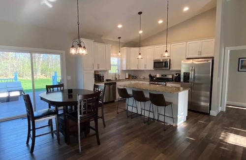 South Bend House | Top-Rated 5 Star Hotel in The Oaks with Spa & Breakfast