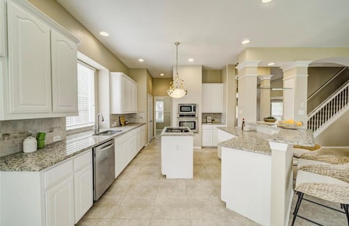 Prosper House | Tranquil Retreat with Family and Pet-Friendly Amenities