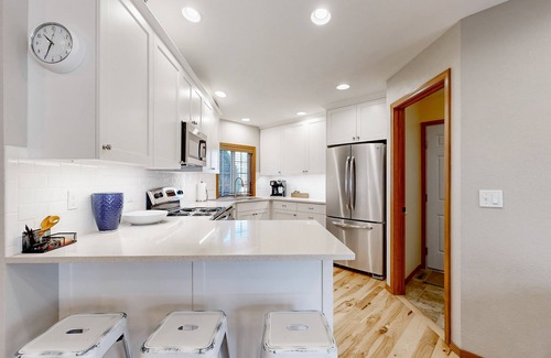 Southeast Boise House | Inviting Retreat with Fireplace, Patio & Family-Friendly Amenities
