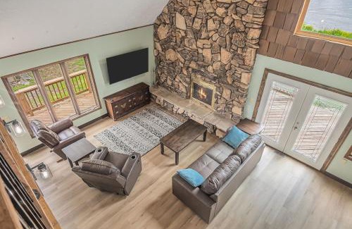 Pottawattamie County House | Relaxing River Cabin!