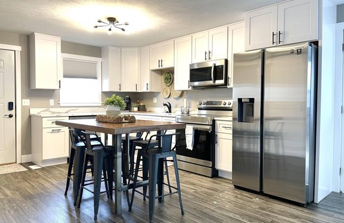 Howe House | Tranquil Riverside Retreat Just Minutes from Shipshewana