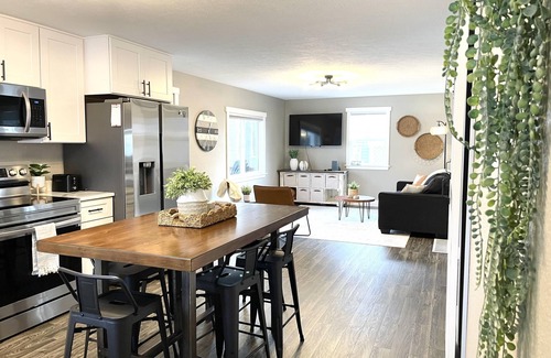 Howe House | Tranquil Riverside Retreat Just Minutes from Shipshewana