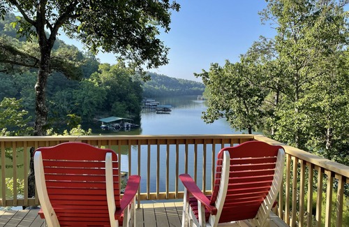 Arley House | Serene Rock Creek Cottage on Smith Lake with Pool & Views