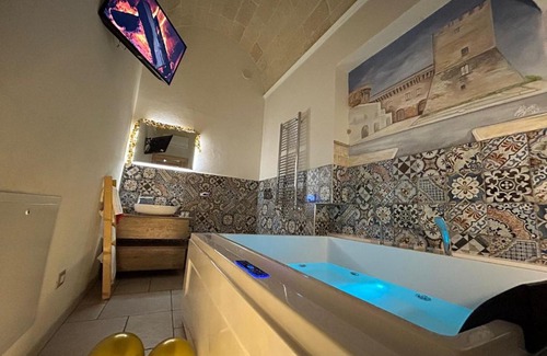 Centro Storico House | Serene Oceanfront Rooms with Hot Tub & 9.8 Review Score