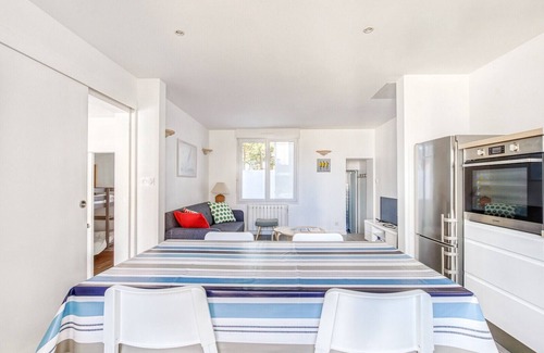 Bretignolles-sur-Mer Ski Chalet | Idyllic Oceanfront Retreat in Bretignolles for 4 Guests