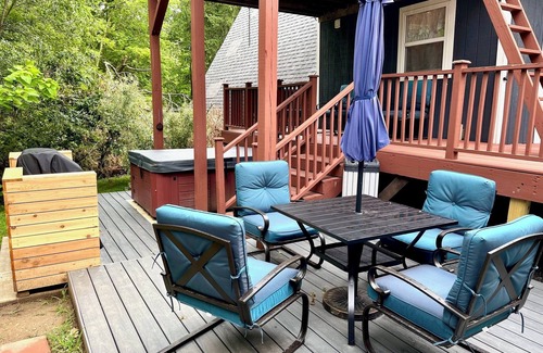Findlay Ski Chalet | Tranquil 2-Bedroom Escape with Private Hot Tub & Ocean Views