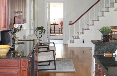 Oxford House | Serene Escape: Family-Friendly Retreat with Spa & Pool